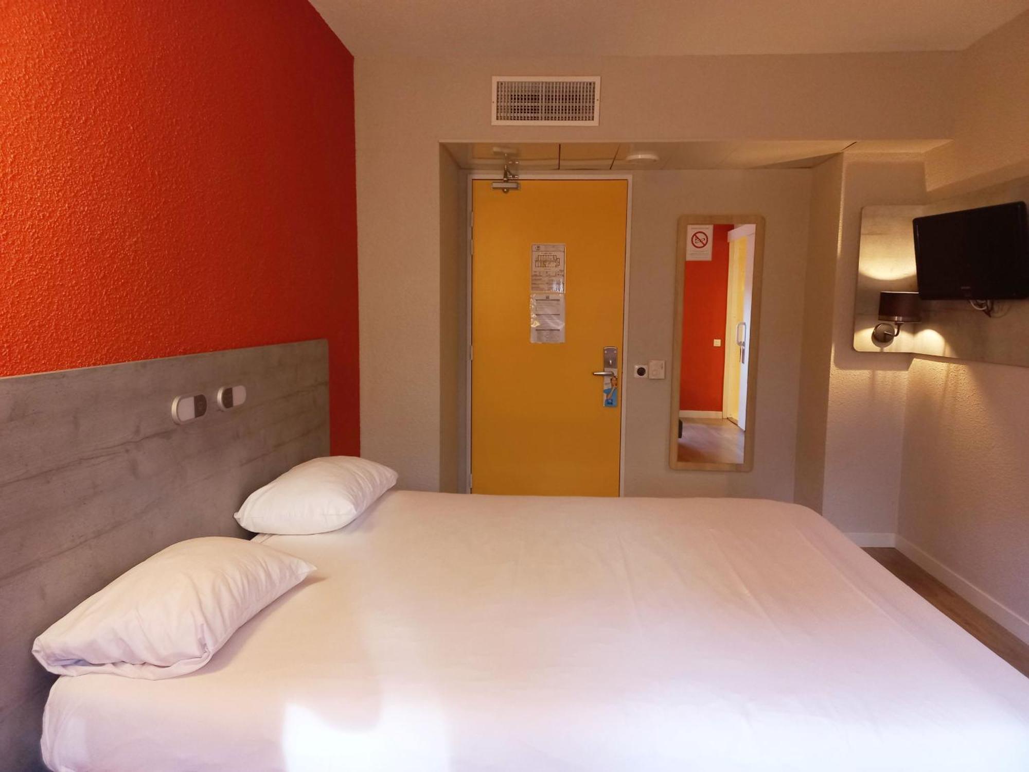 Ibis Budget Saint-Brieuc Yffiniac מראה חיצוני תמונה